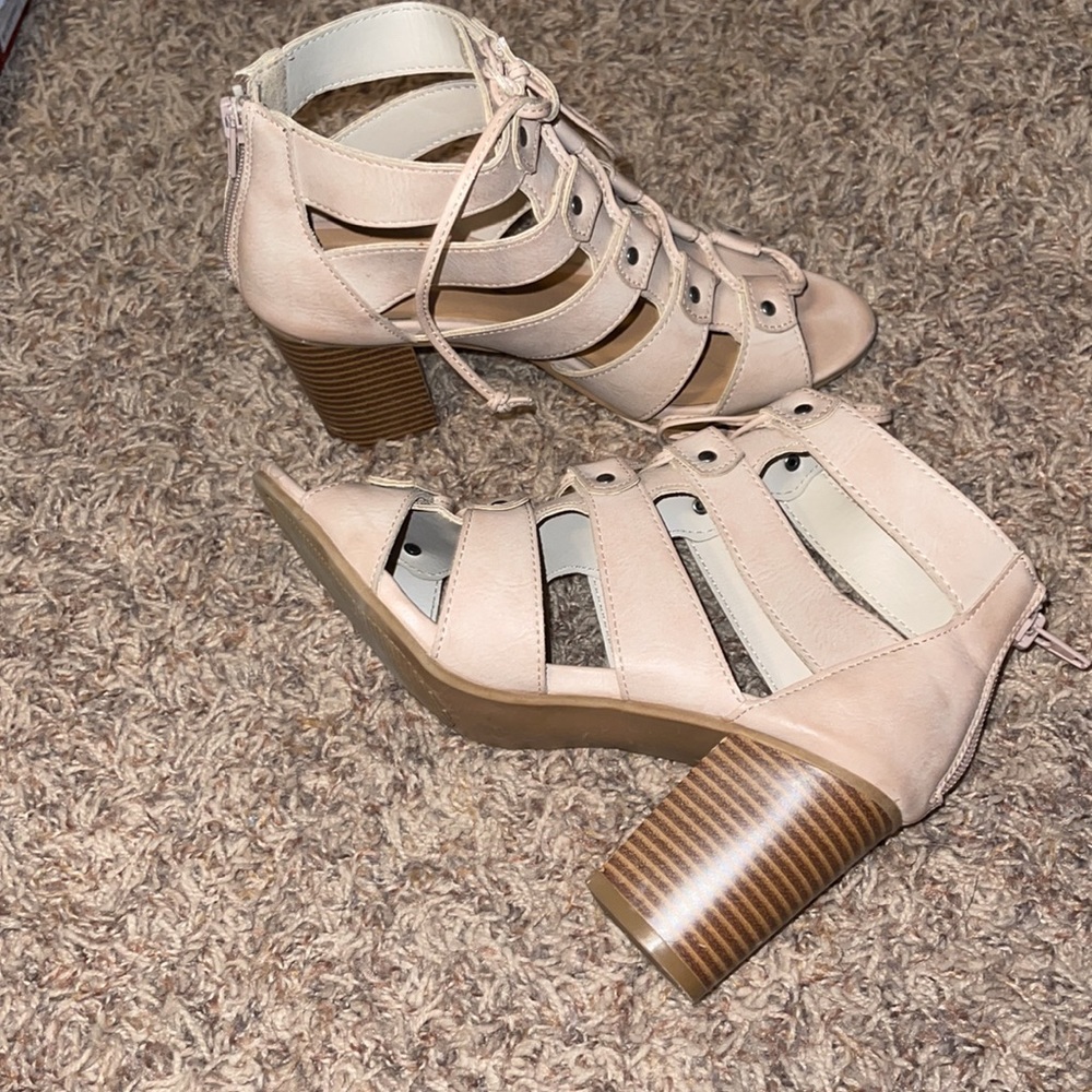 Heels - Picture 3 of 3